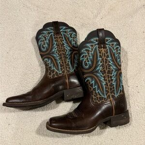 women's ariat square toe boots